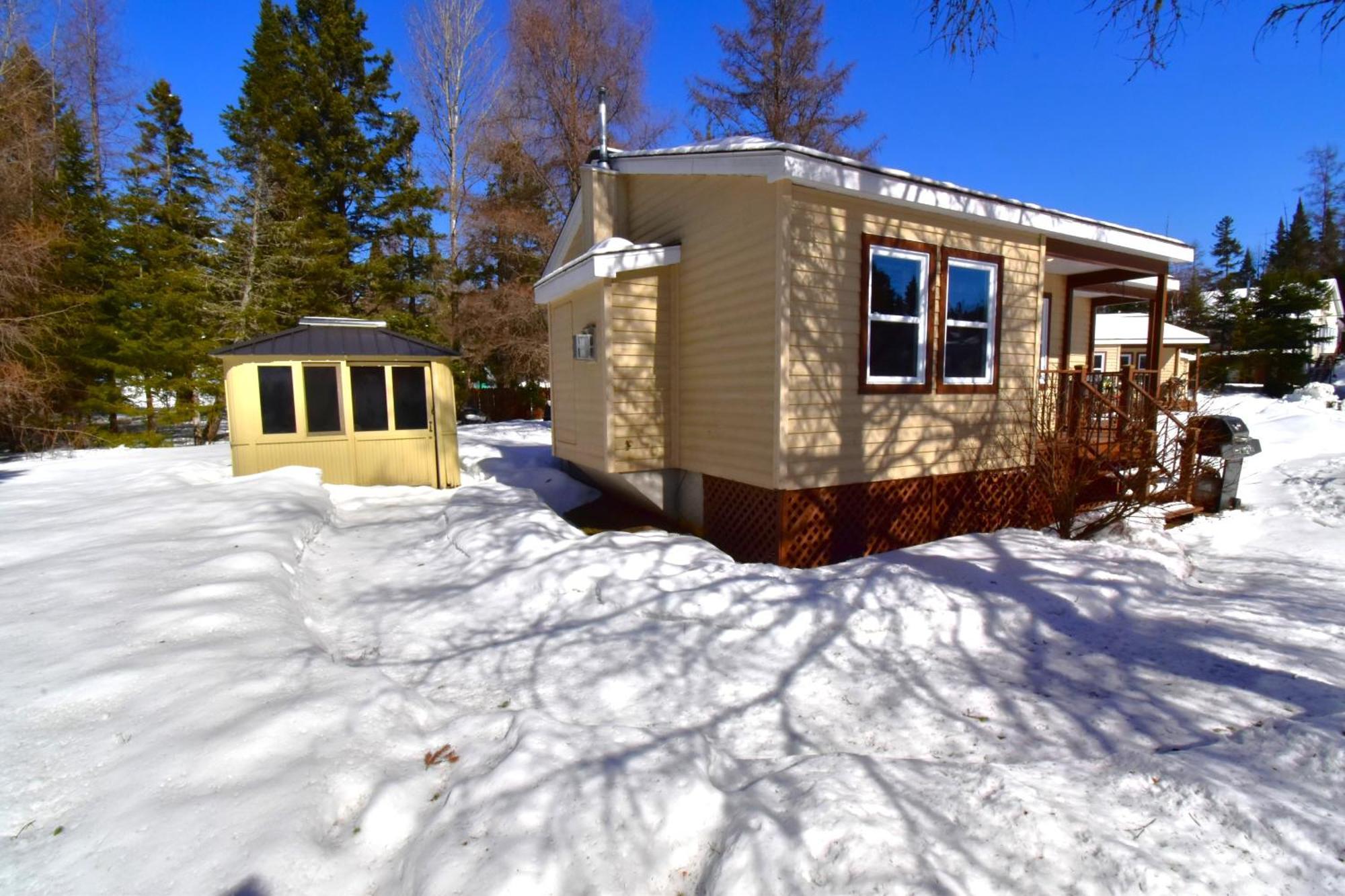 Emme Chalets Sainte-Lucie-de-Doncaster Exterior foto