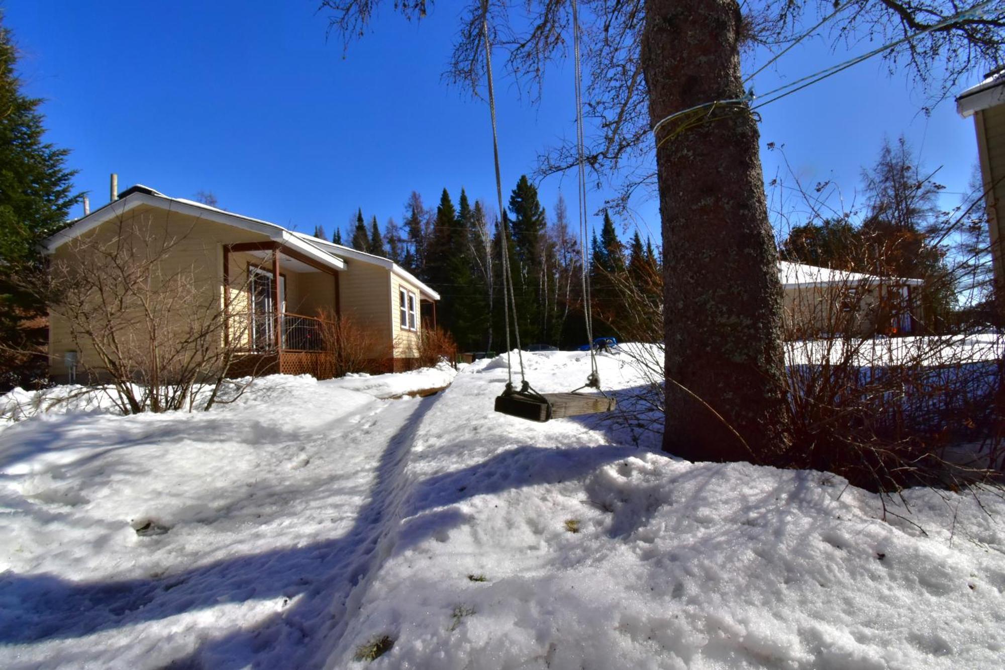 Emme Chalets Sainte-Lucie-de-Doncaster Exterior foto