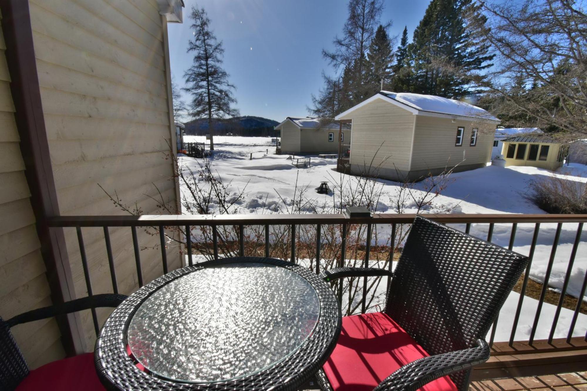 Emme Chalets Sainte-Lucie-de-Doncaster Exterior foto