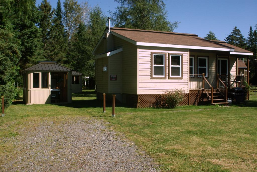 Emme Chalets Sainte-Lucie-de-Doncaster Cameră foto
