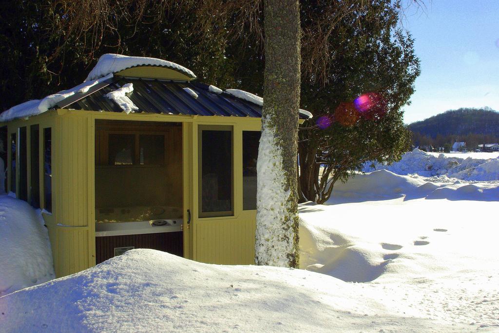 Emme Chalets Sainte-Lucie-de-Doncaster Cameră foto